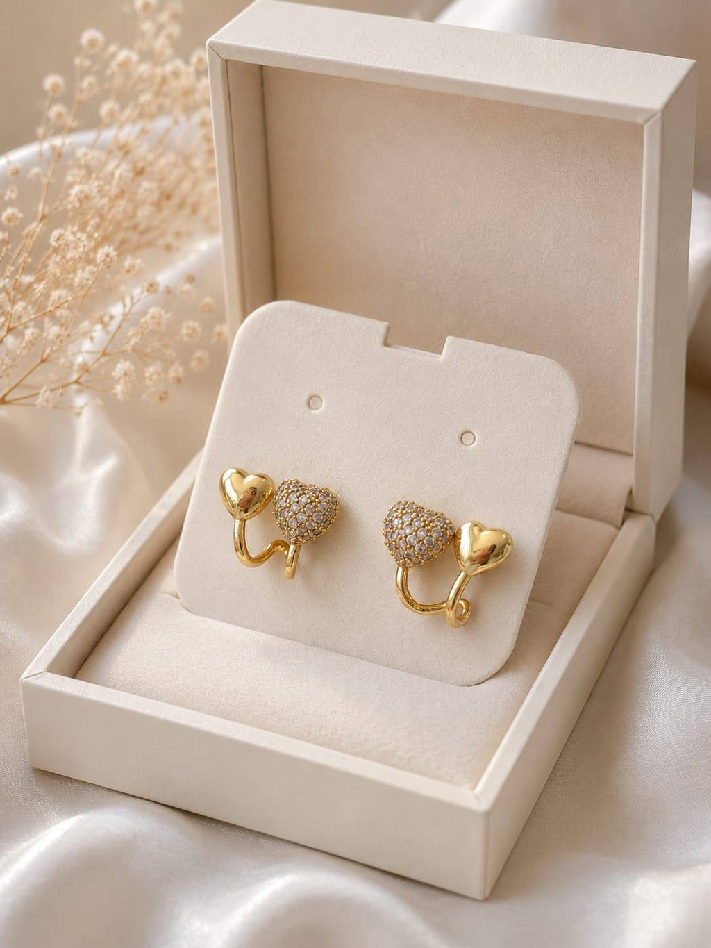 Delicate earrings