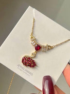 Beautiful necklace 🦢